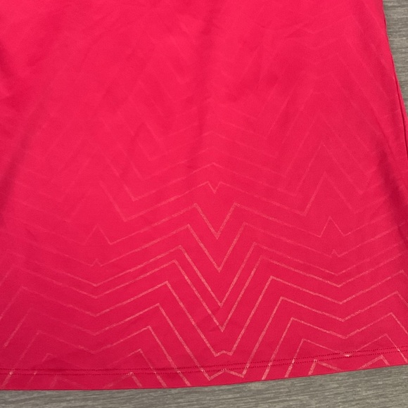 Under Armour Tank Top with wireless bra attached - Picture 4 of 14